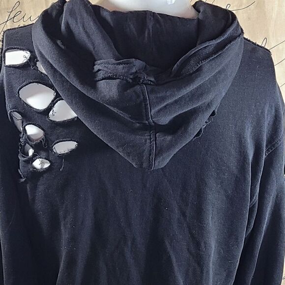 Distressed shirt   - Picture 7 of 12